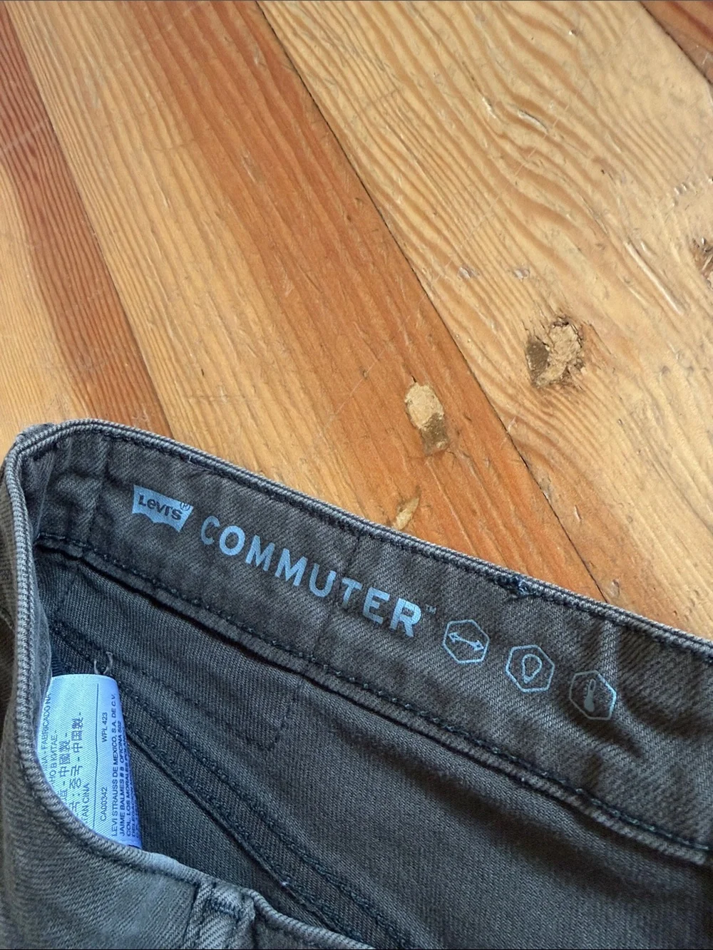 Levi’s Olive Green Commuter Jeans 32x34